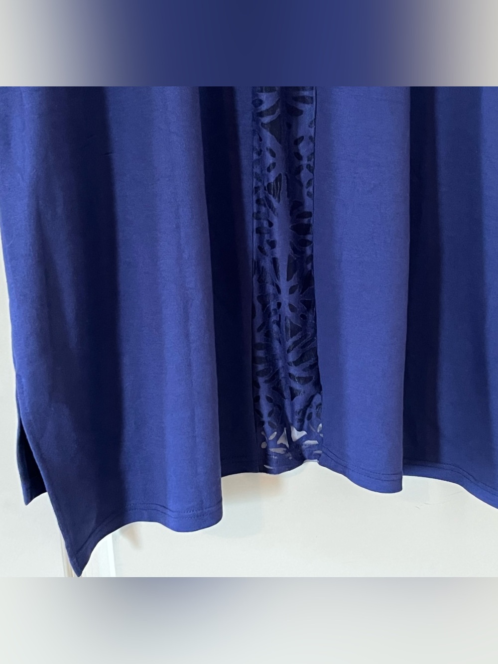 Ava & Viv Dark Royal Blue Laser-Cut Shoulder Long Top - Women’s Size 3X - Picture 4 of 14